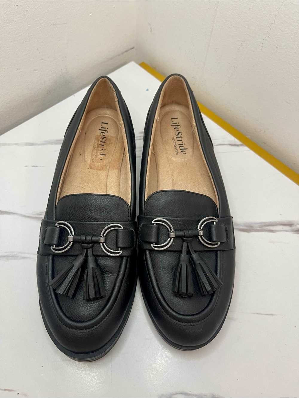 Life Stride Black Tassel Loafers with Silver Hardware Size 8M - Picture 2 of 10